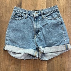 BDG mom high rise size 26 jean shorts